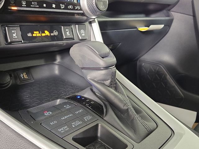 New 2025 Toyota RAV4 XLE image 22