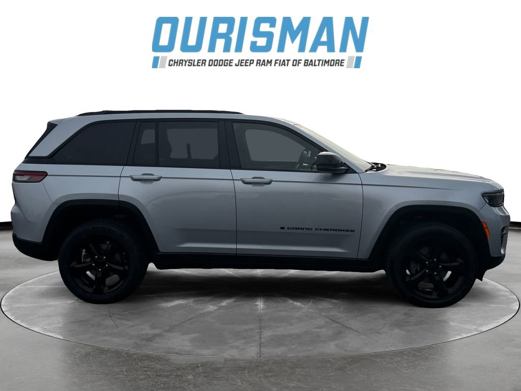 Used 2022 Jeep Grand Cherokee Altitude image 7
