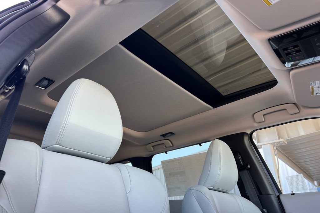New 2026 Mitsubishi Outlander SEL image 18