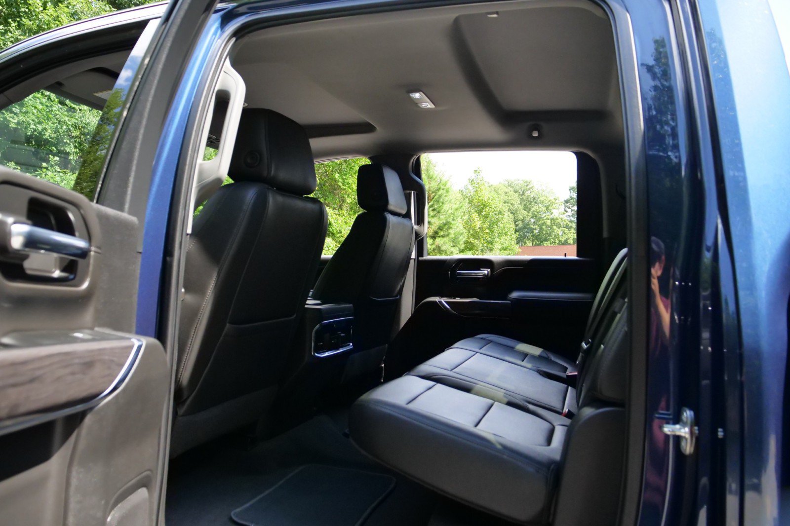 Used 2022 Chevrolet Silverado 2500 LTZ w/ LTZ Plus Package AWD/4WD image 35