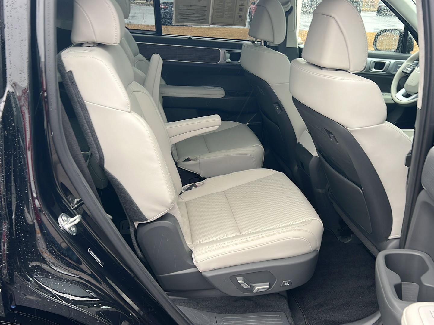 Used 2024 Hyundai Santa Fe Calligraphy image 12