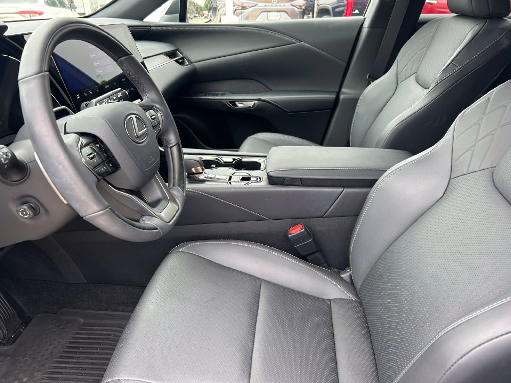 Used 2025 Lexus RX 350 Premium w/ Convenience Package FWD image 11