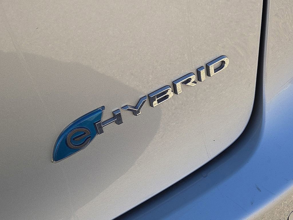 Used 2024 Chrysler Pacifica Select image 13