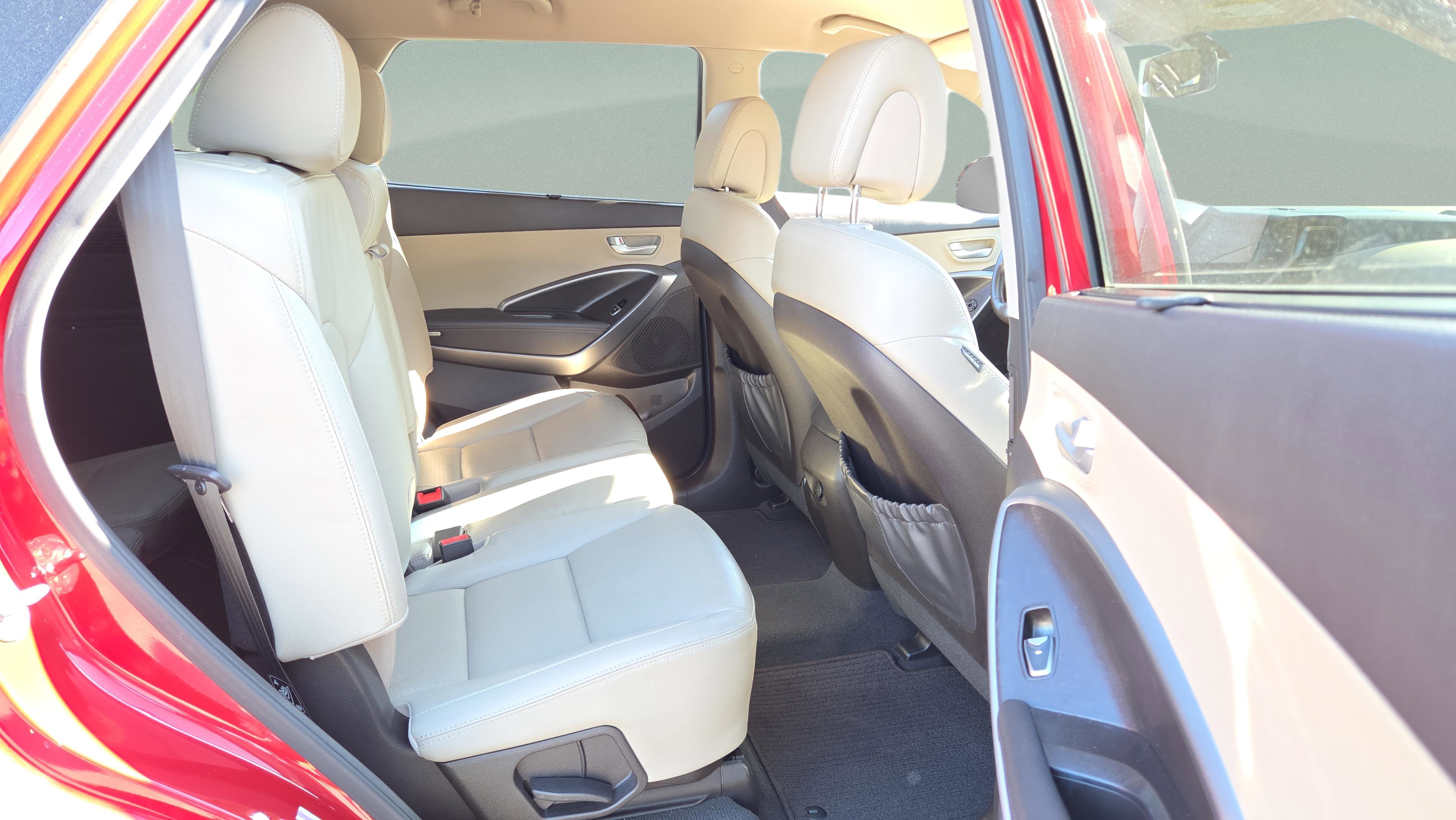 Used 2014 Hyundai Santa Fe GLS image 54