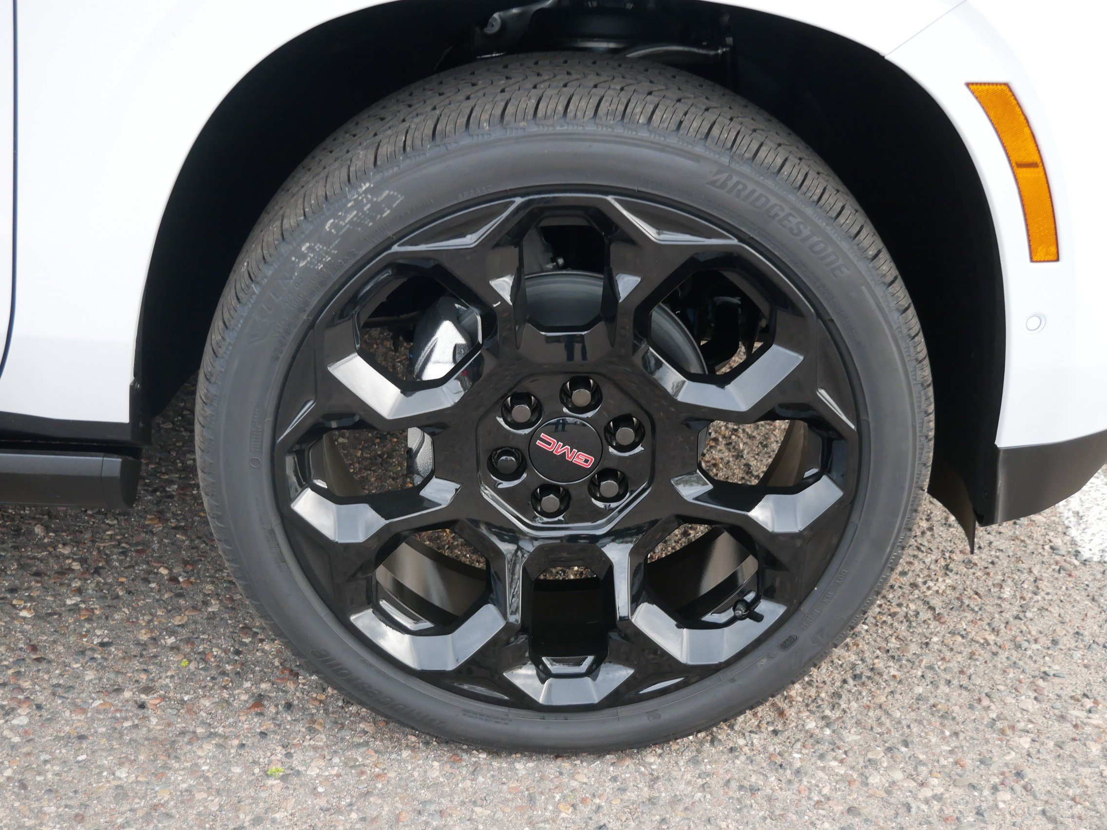 New 2026 GMC Yukon Denali Ultimate AWD/4WD image 3