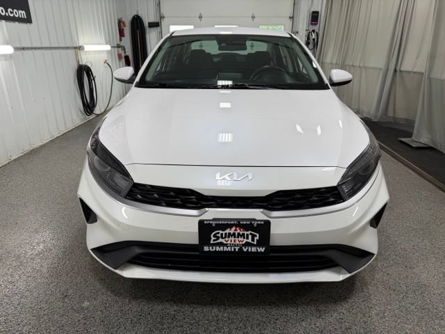 Used 2022 Kia Forte LXS FWD image 2