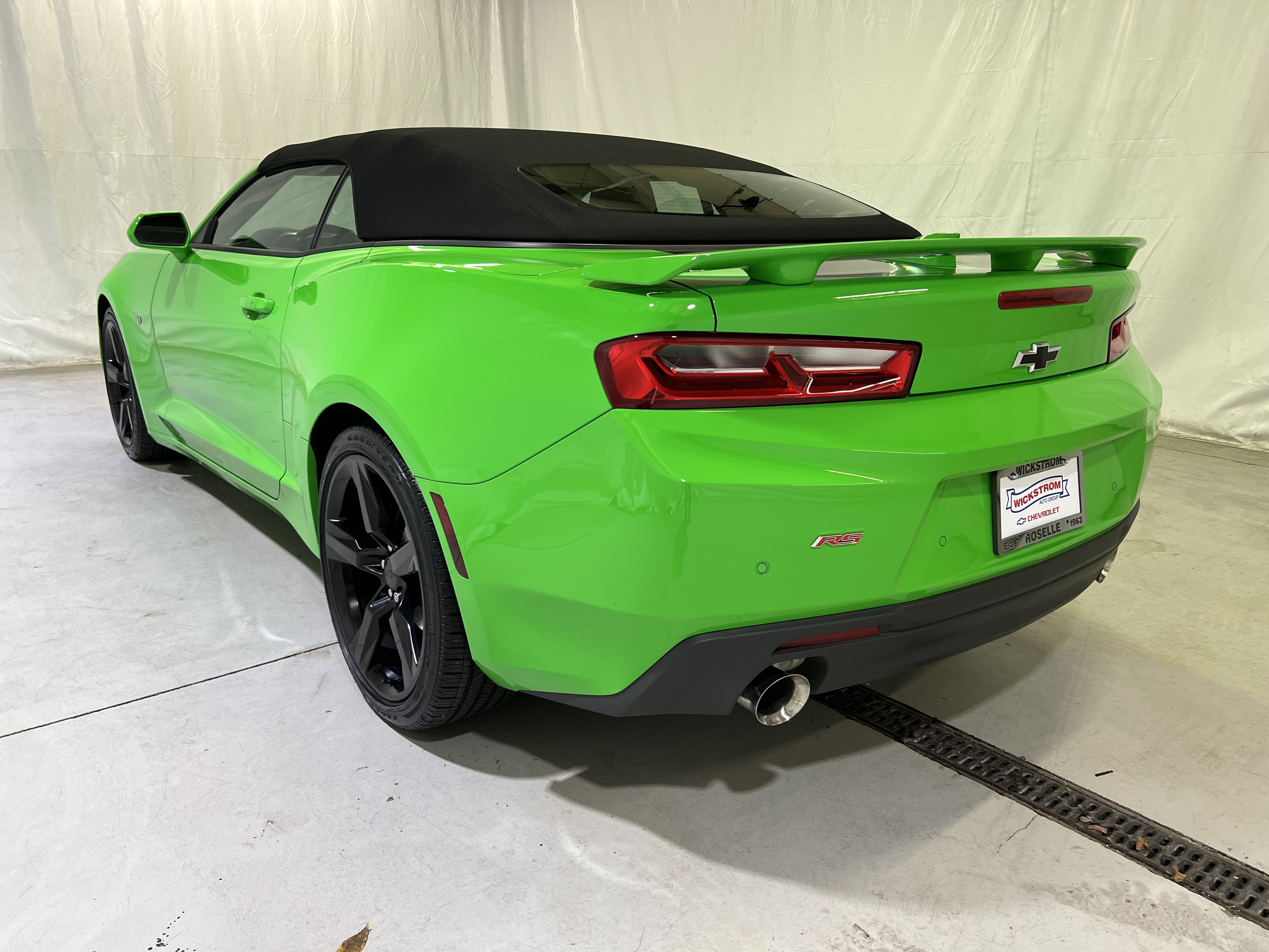 Used 2017 Chevrolet Camaro LT RWD image 8