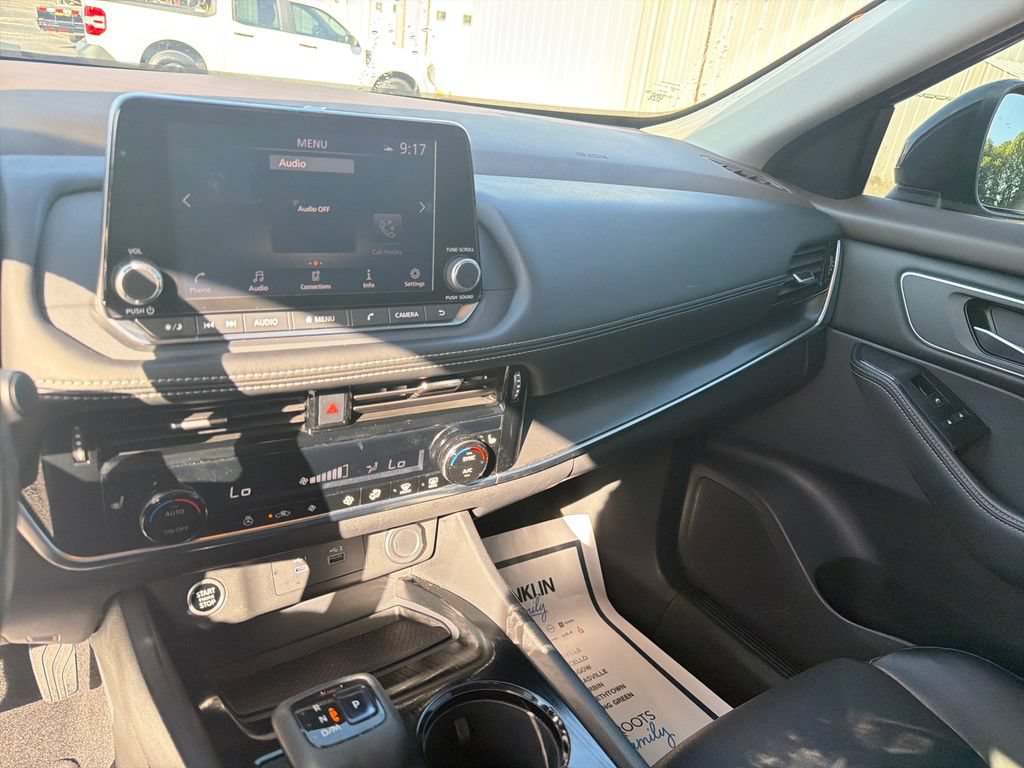 Used 2021 Nissan Rogue SV w/ Premium Package FWD image 17