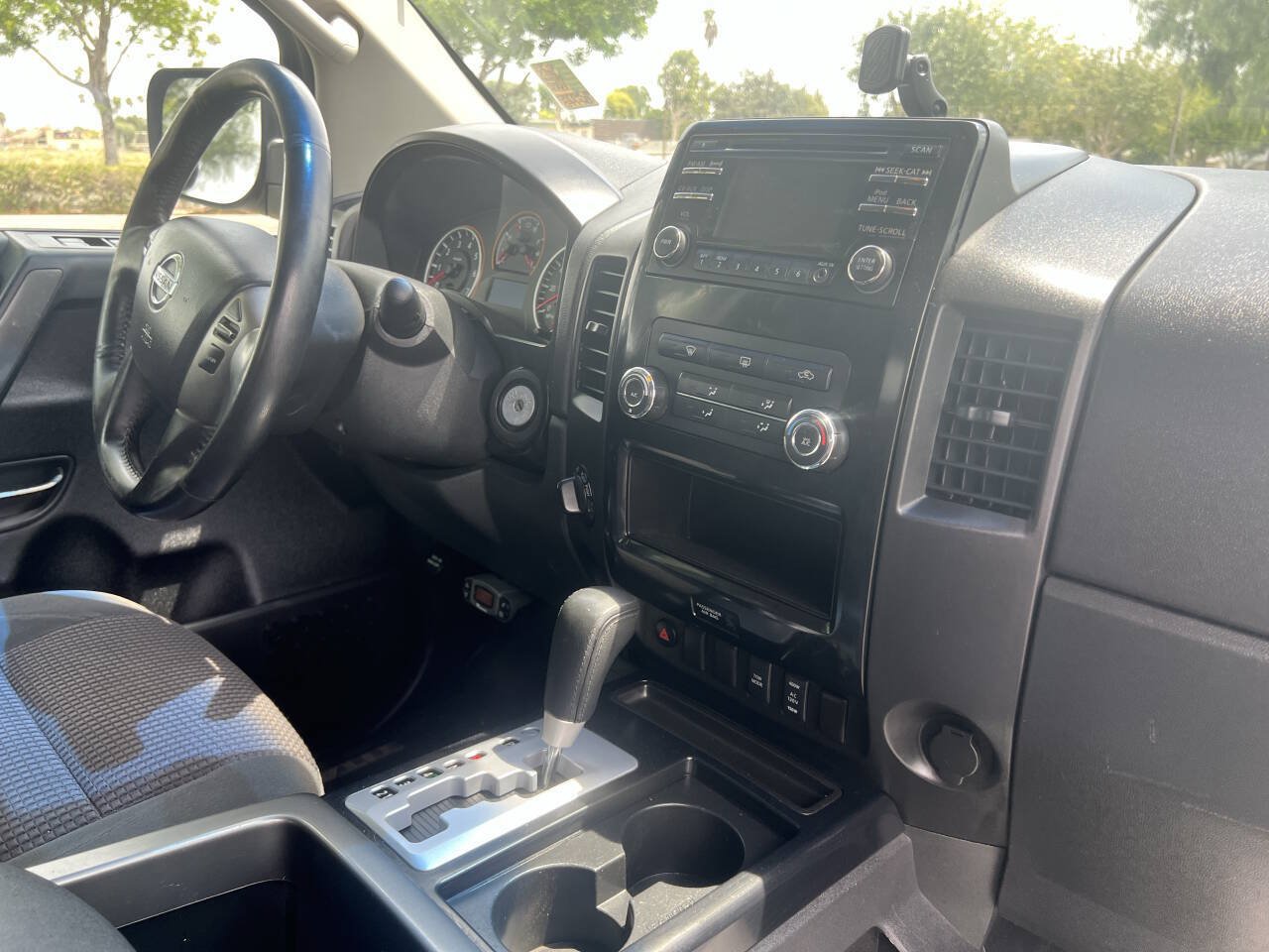 Used 2013 Nissan Titan SV w/ SV Value Truck Pkg AWD/4WD image 27