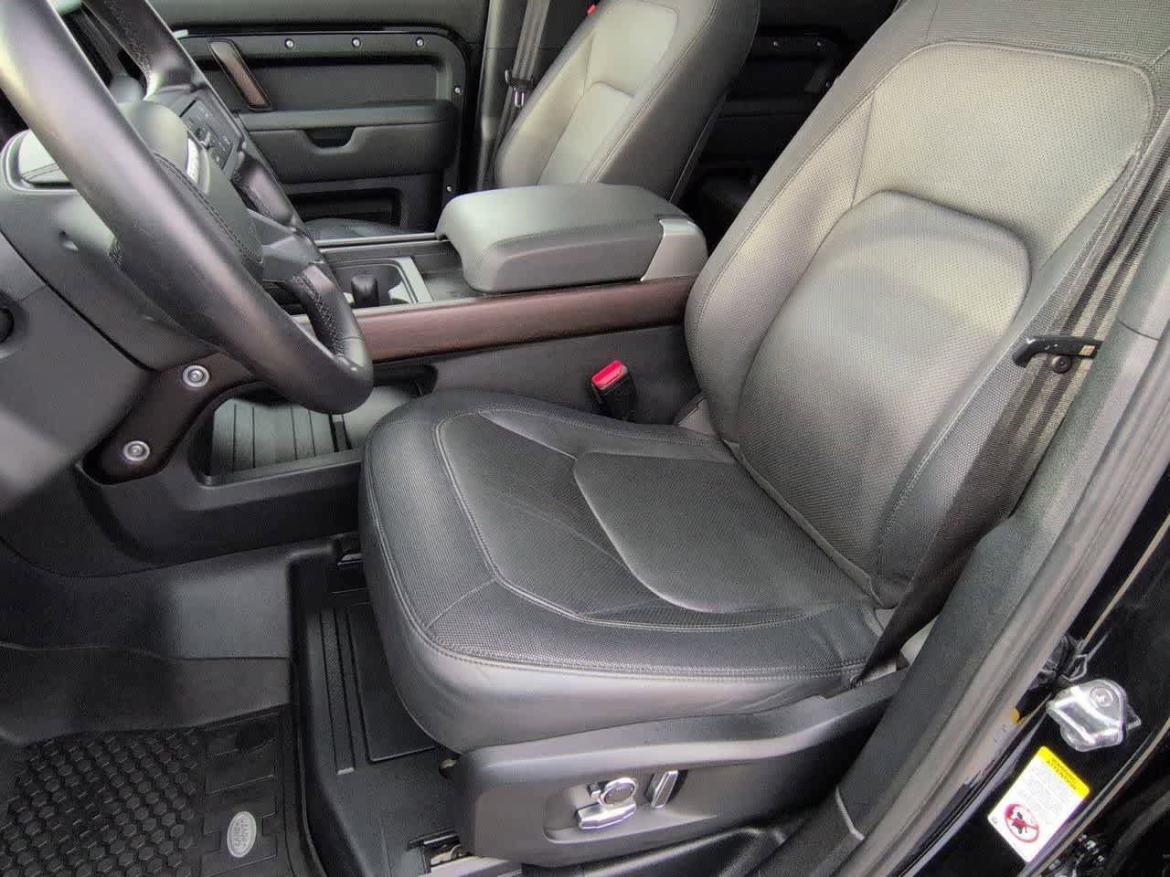 Used 2024 Land Rover Defender 130 X-Dynamic SE image 16