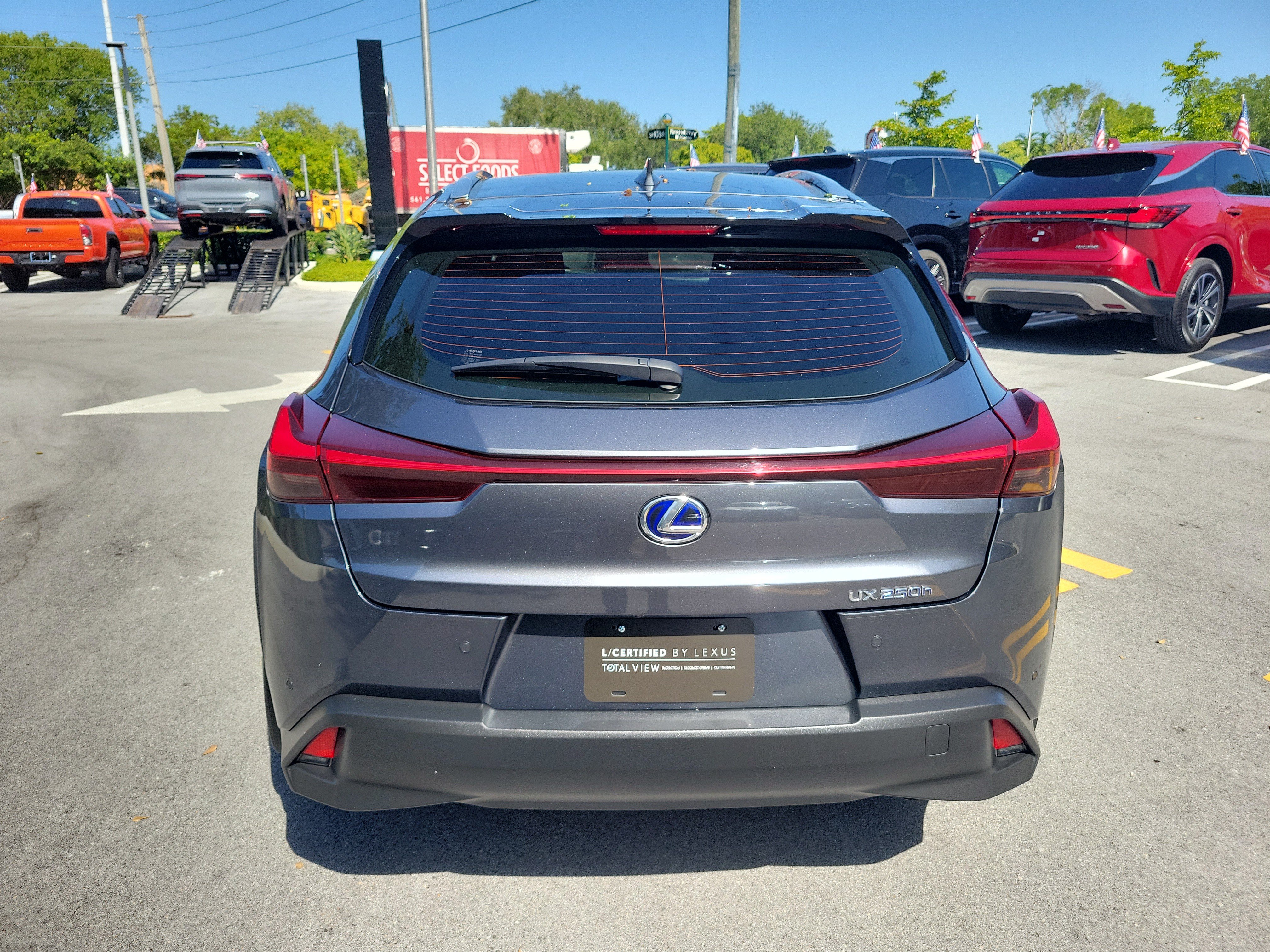 Used 2022 Lexus UX 250h w/ Accessory Package (Z2) AWD/4WD image 5