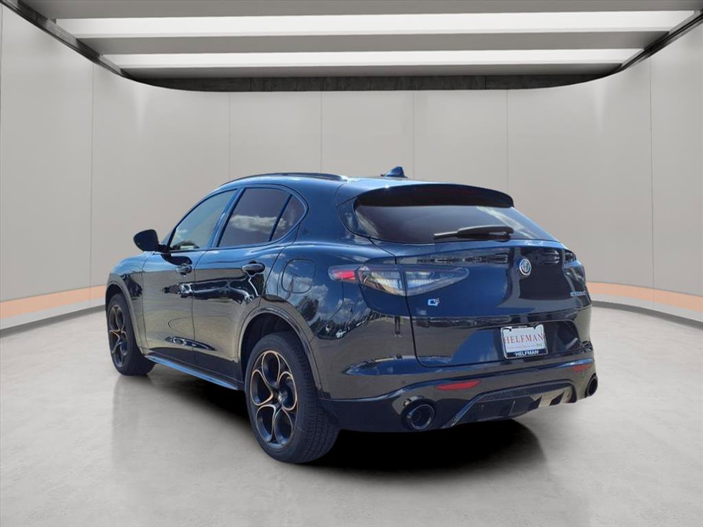 New 2025 Alfa Romeo Stelvio Sprint image 5