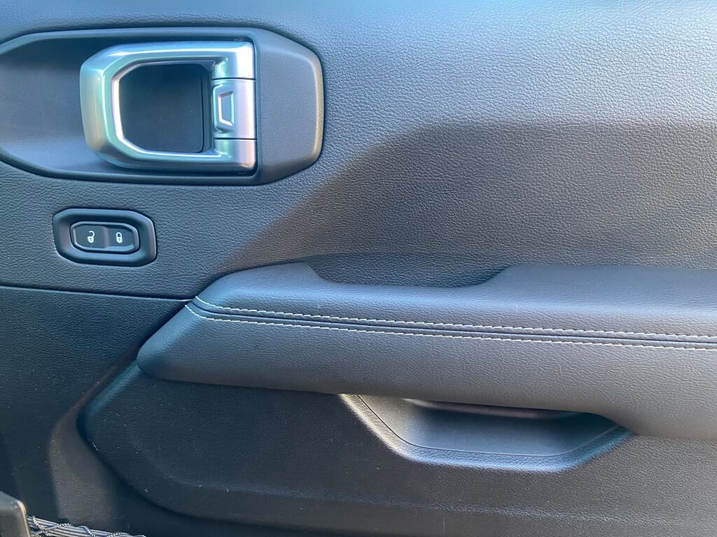 Used 2022 Jeep Wrangler Unlimited Sahara w/ Cold Weather Group image 22