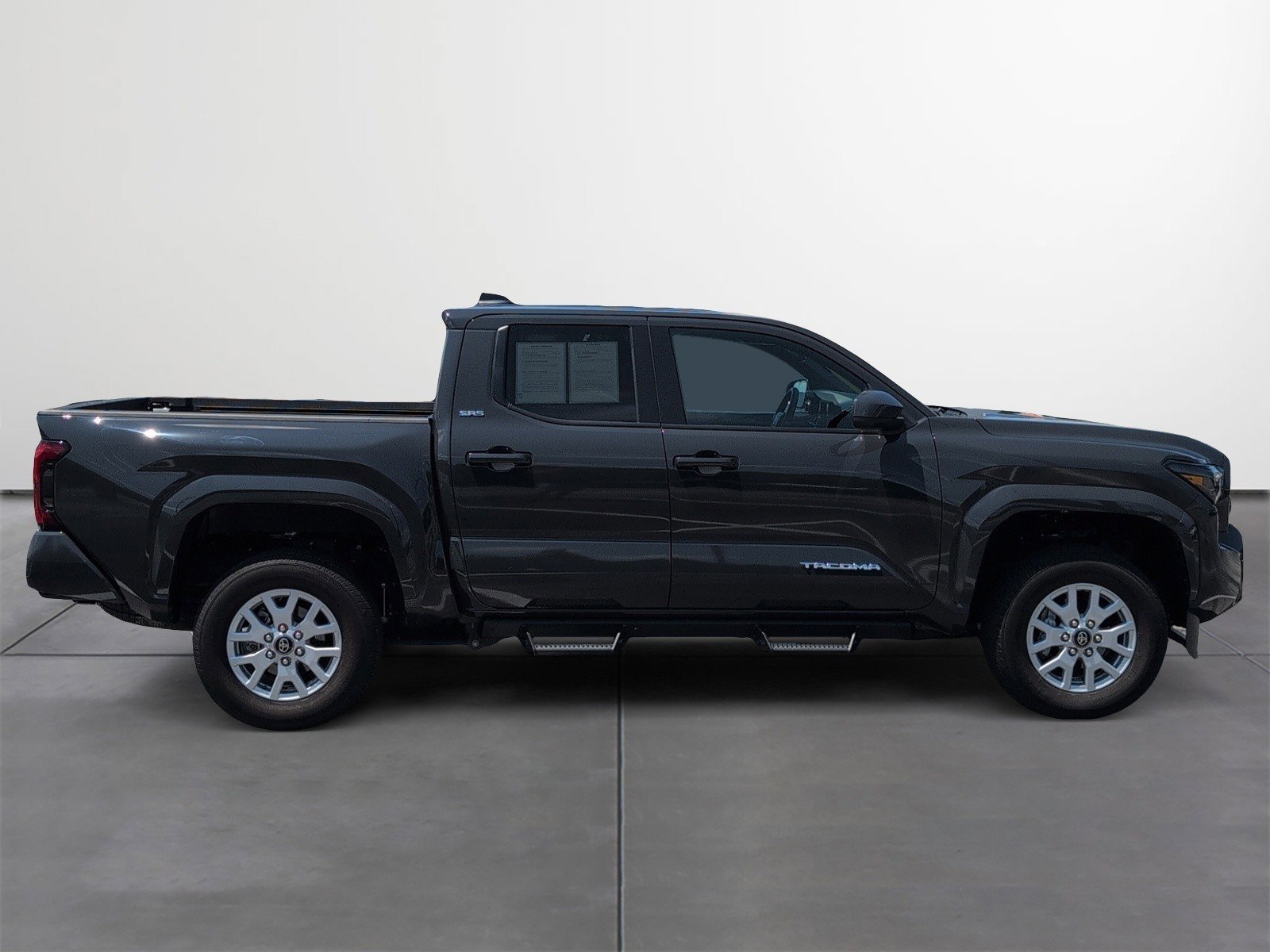 Certified 2025 Toyota Tacoma SR5 AWD/4WD image 6