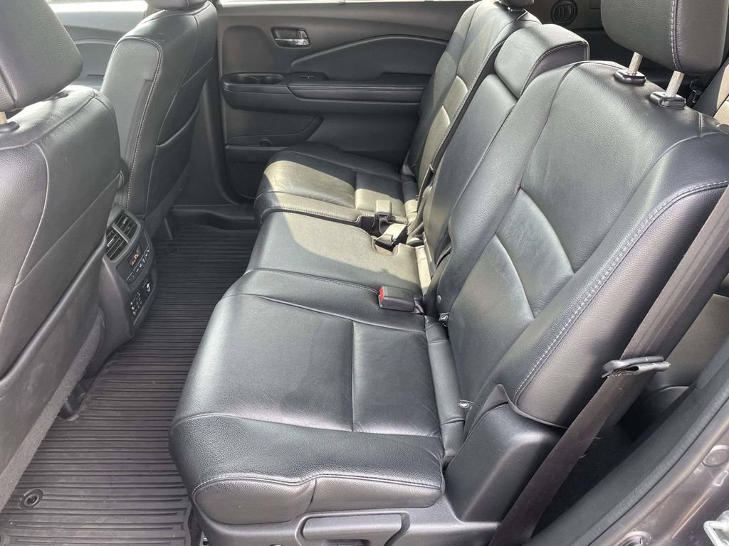 Used 2017 Honda Pilot Touring image 12