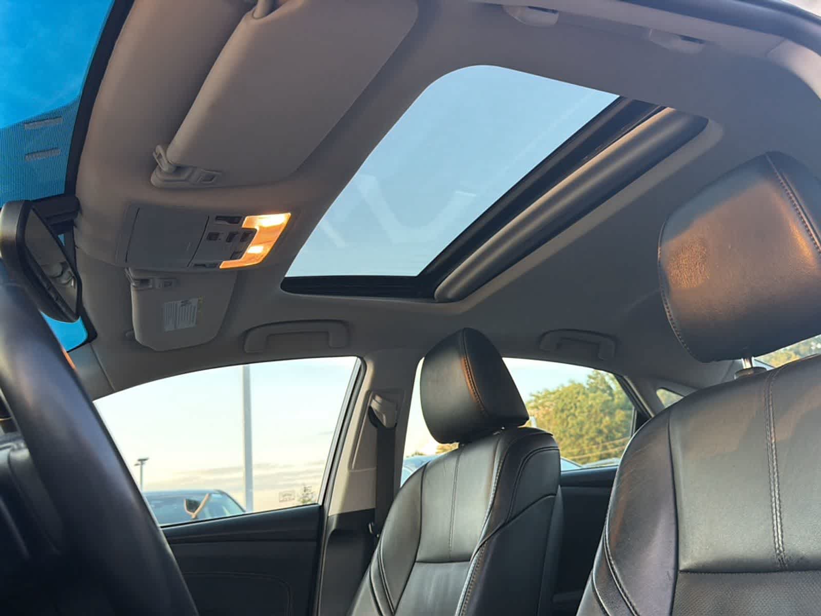 Used 2014 Toyota Avalon Limited FWD image 18
