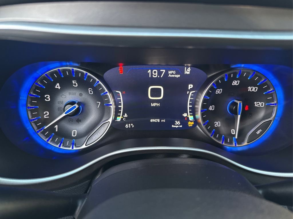 Used 2024 Chrysler Pacifica Touring-L image 22