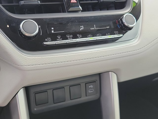 Used 2025 Toyota Corolla Cross L image 28