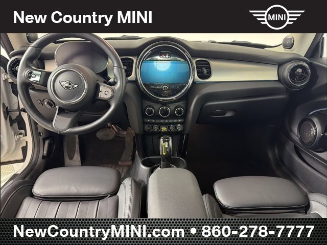 Used 2024 MINI Cooper SE w/ Signature Upholstery Package image 12