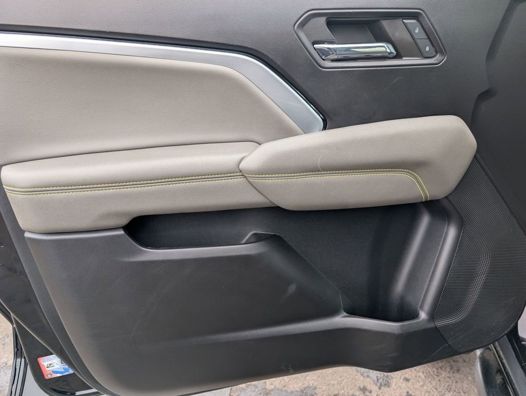 Used 2024 Chevrolet Colorado ZR2 w/ Technology Package image 21
