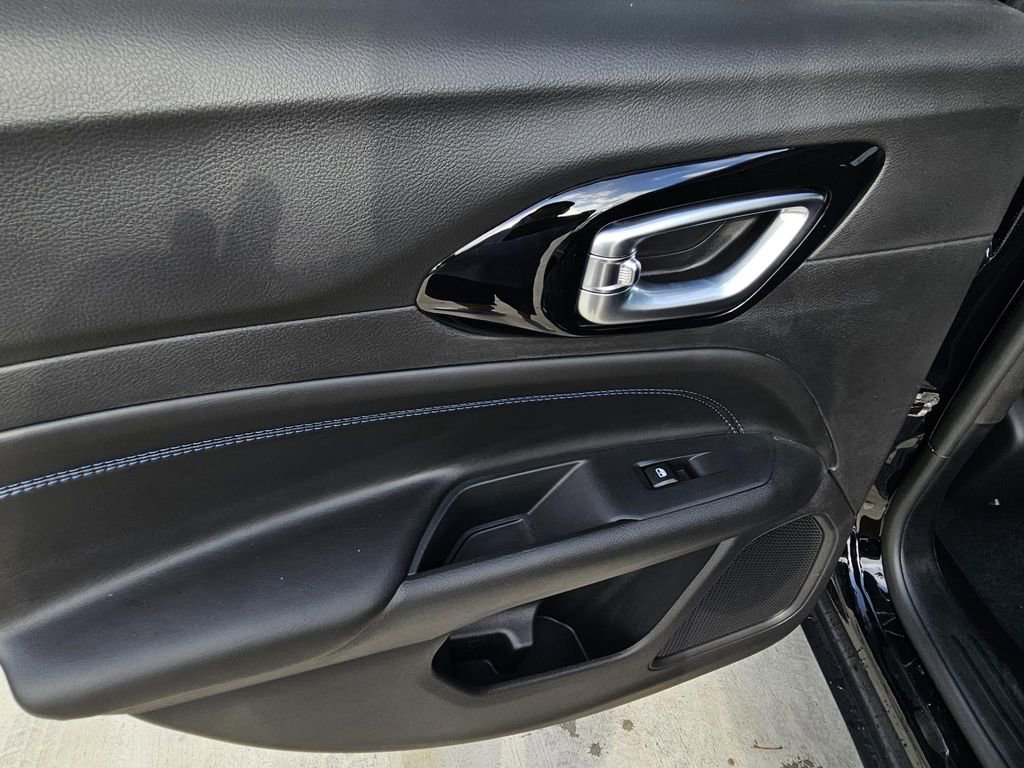 New 2026 Jeep Compass Latitude image 12