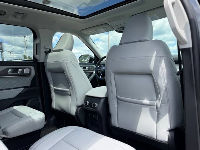New 2026 Ford Explorer Platinum w/ LUX Leather Package AWD/4WD image 22