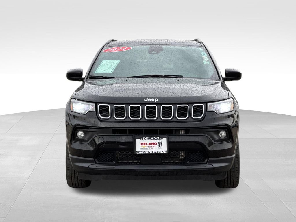 Used 2024 Jeep Compass Latitude AWD/4WD image 8