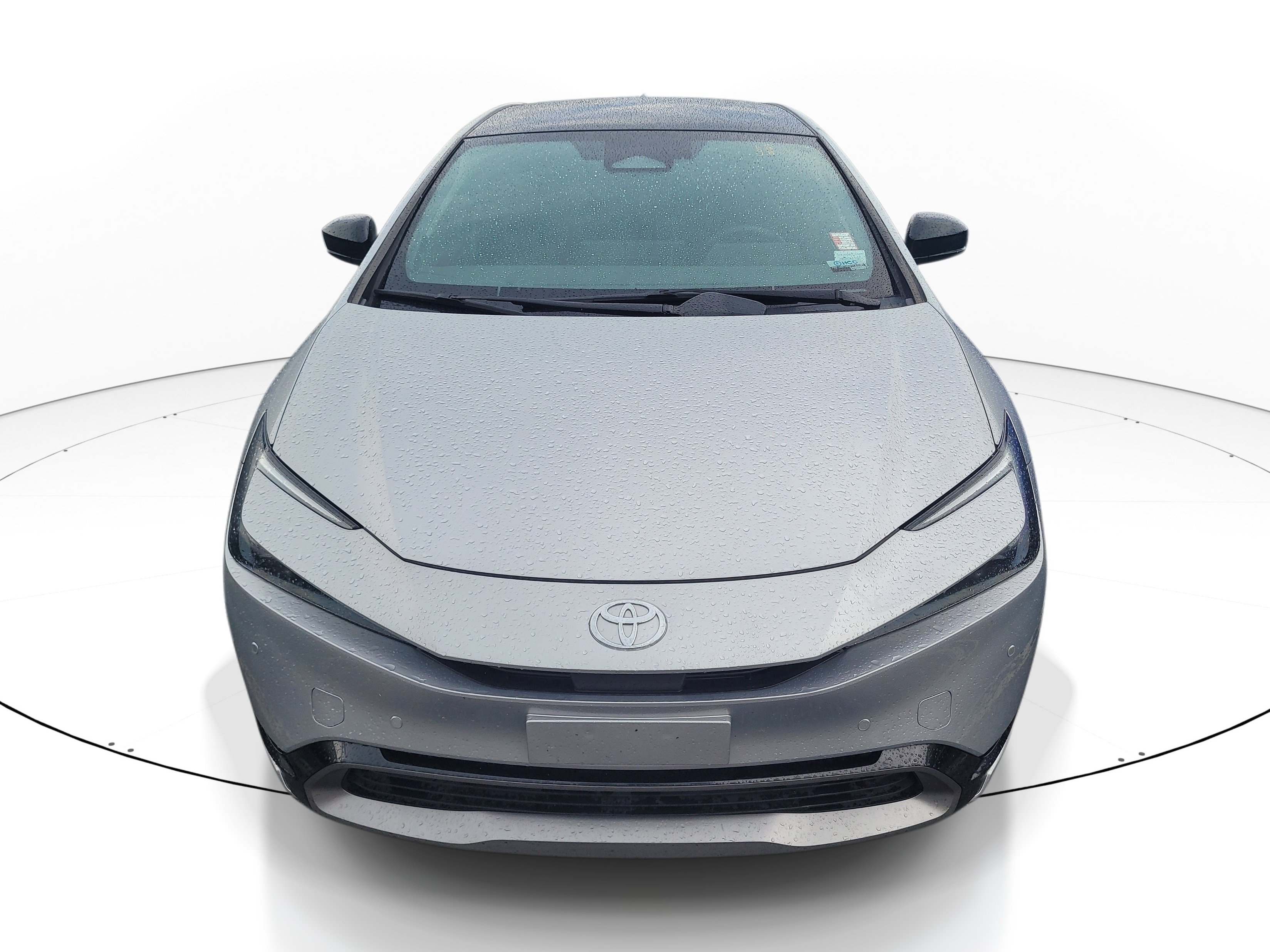Used 2023 Toyota Prius Limited FWD image 2
