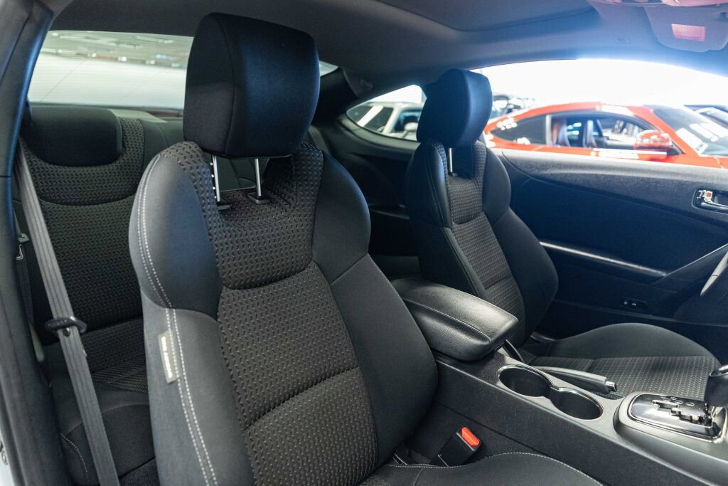 Used 2012 Hyundai Genesis 2.0T RWD image 12