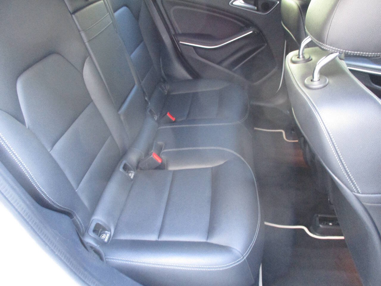 Used 2018 Mercedes-Benz GLA 250 4MATIC image 24