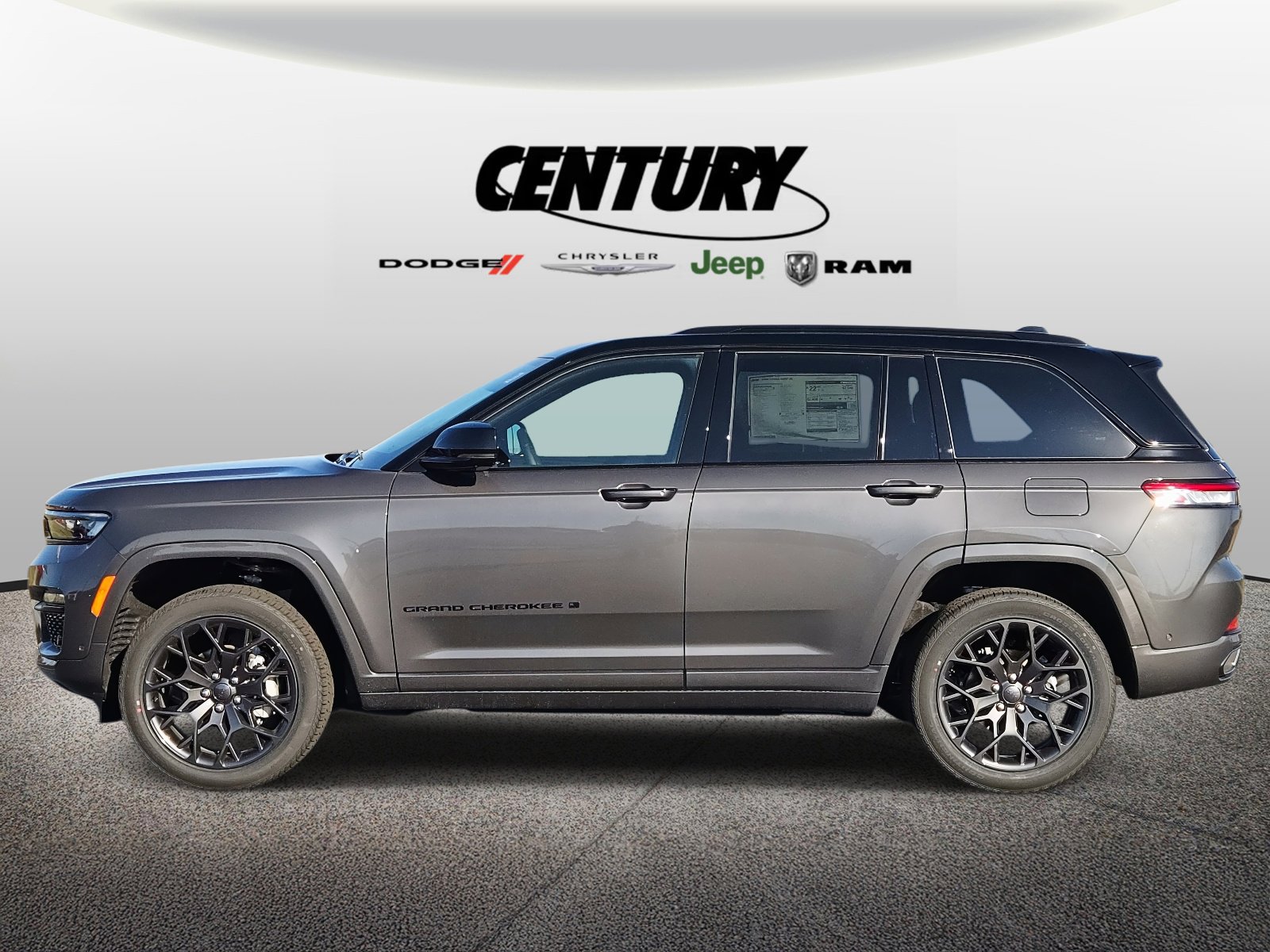New 2025 Jeep Grand Cherokee Summit image 6