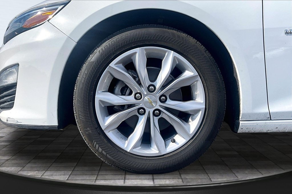 Used 2023 Chevrolet Malibu LT FWD image 9