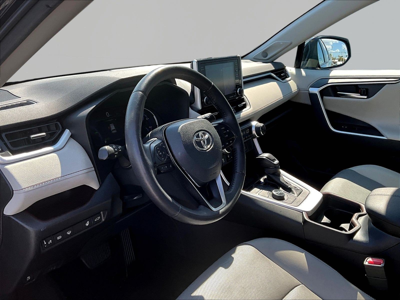 Used 2021 Toyota RAV4 Limited w/ Limited Grade Weather Package AWD/4WD image 17