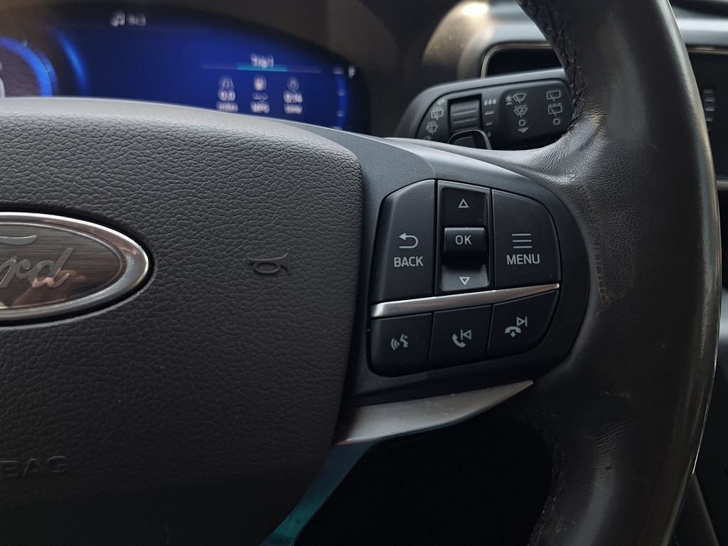 Used 2020 Ford Explorer Platinum w/ Premium Technology Package AWD/4WD image 18