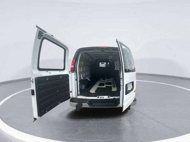Used 2025 GMC Savana 2500 w/ Driver Convenience Package RWD image 22