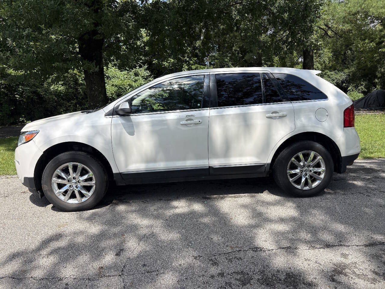 Used 2011 Ford Edge Limited FWD image 4