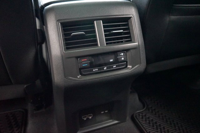 Used 2021 Volkswagen Atlas SE image 48