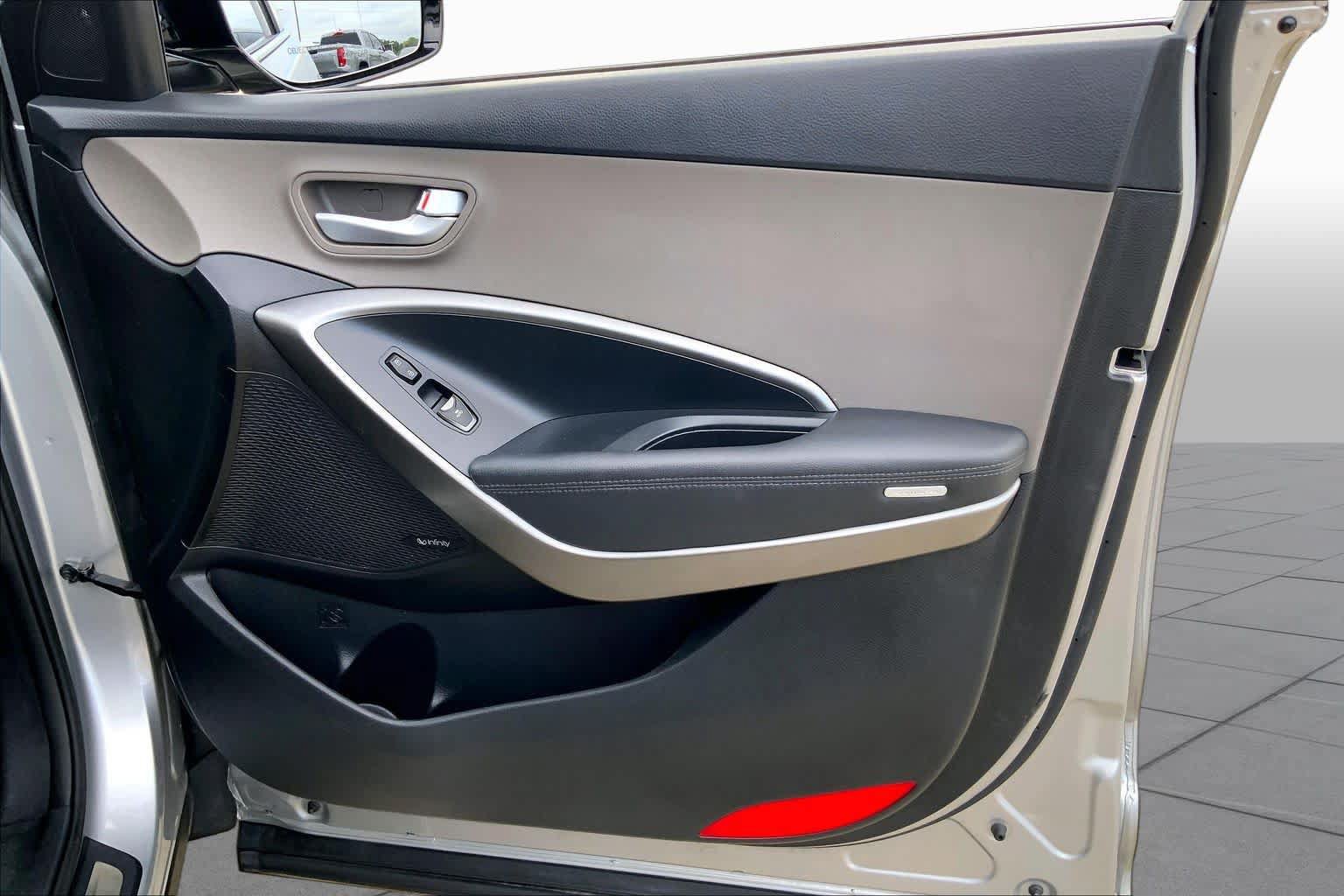 Used 2019 Hyundai Santa Fe XL FWD image 23