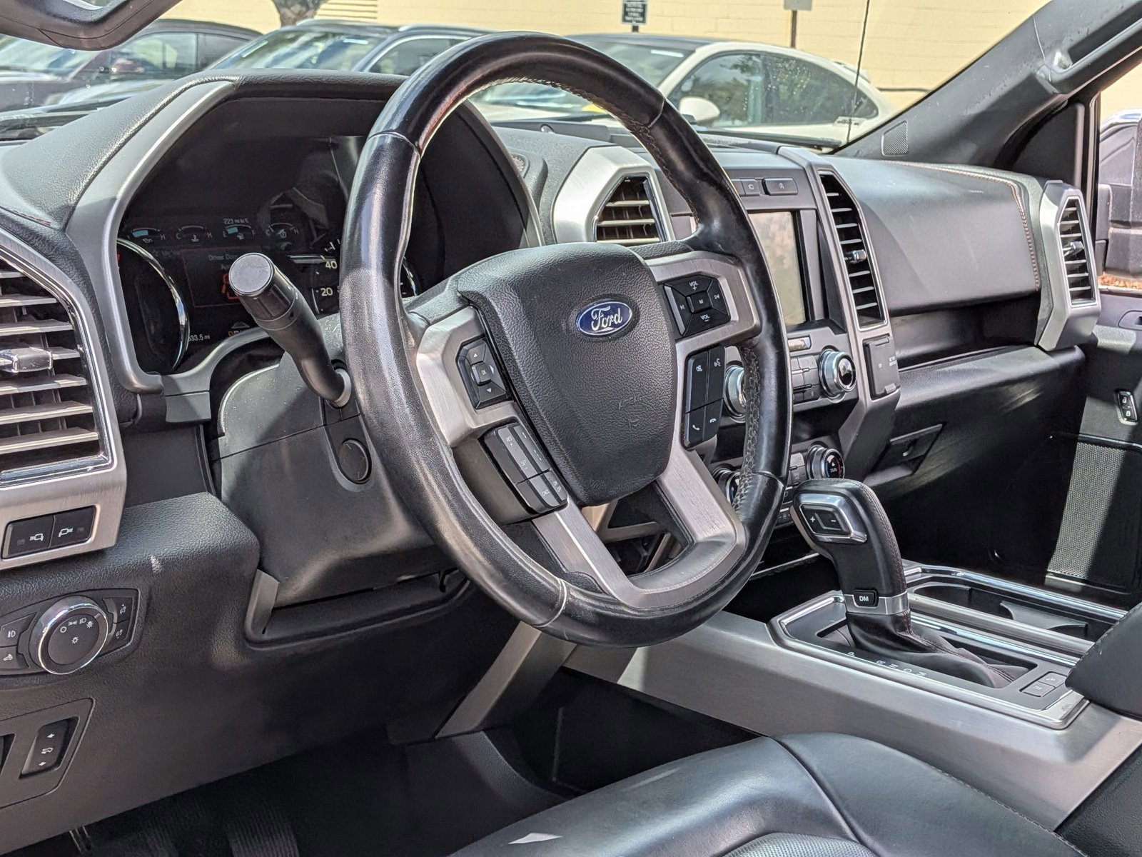 Used 2019 Ford F150 Platinum w/ Equipment Group 701A Luxury image 4