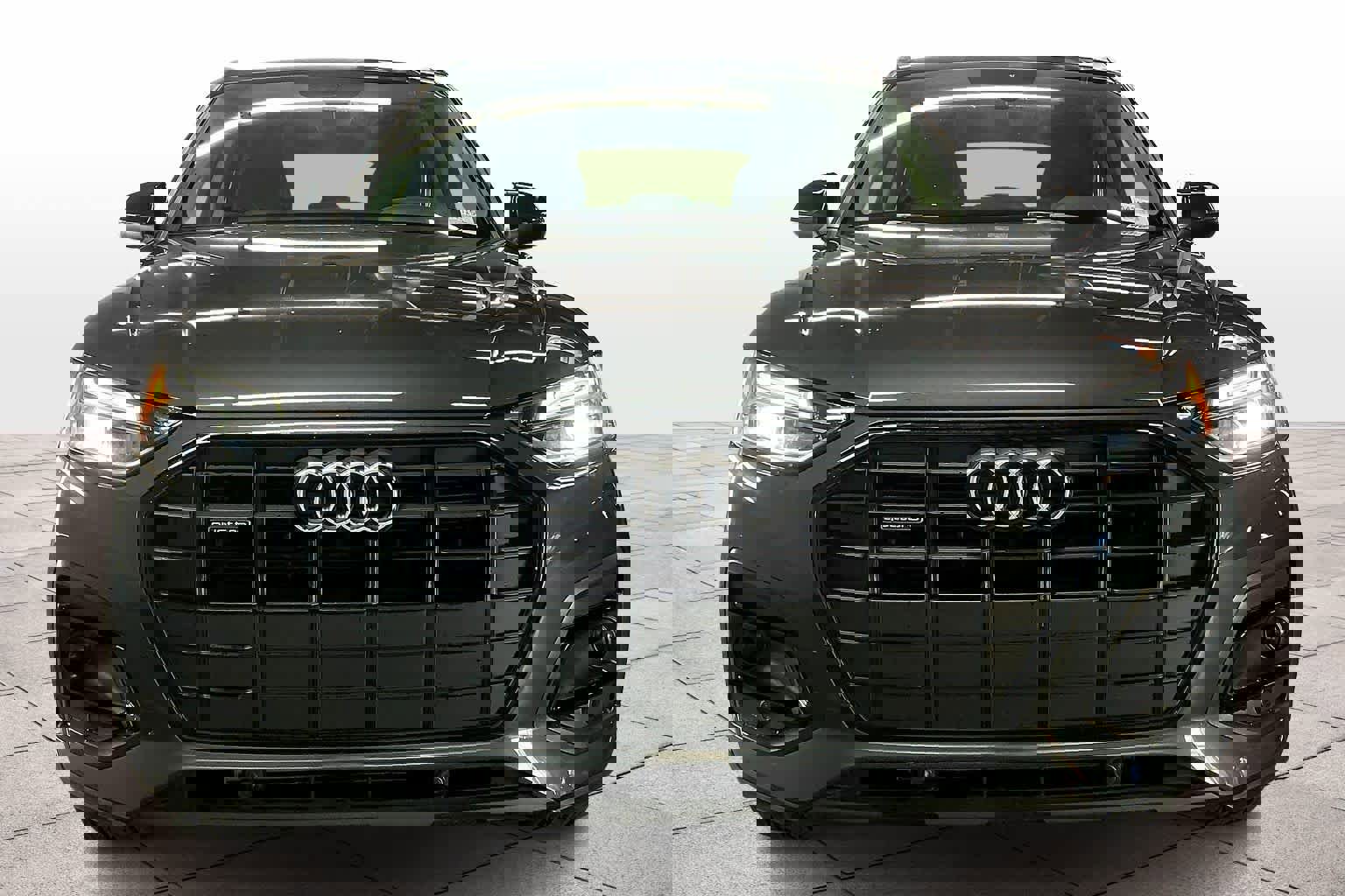 Used 2025 Audi Q5 2.0T Premium image 3