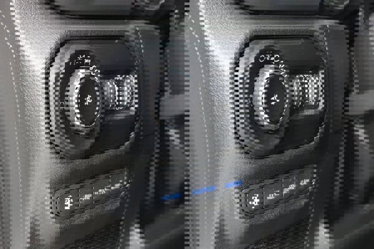 Used 2022 Jeep Wrangler Unlimited Rubicon 4xe w/ Safety Group image 22