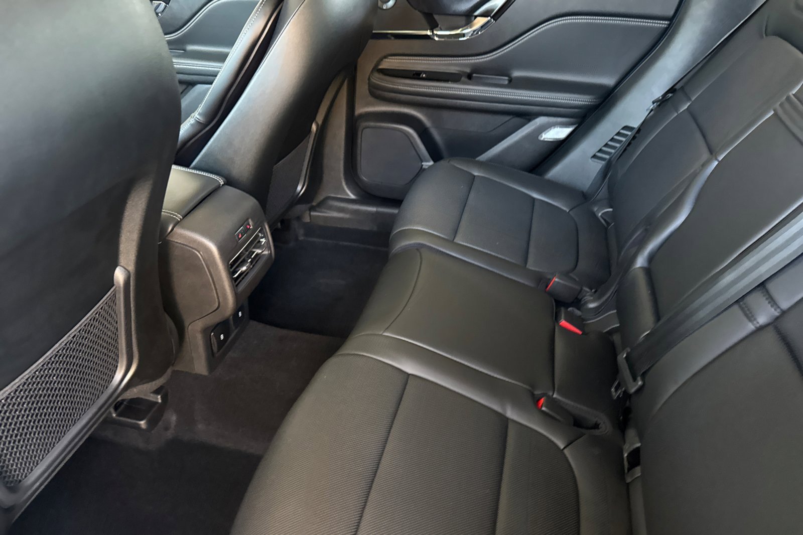 New 2025 Lincoln Corsair Reserve w/ Equipment Group 202A image 11