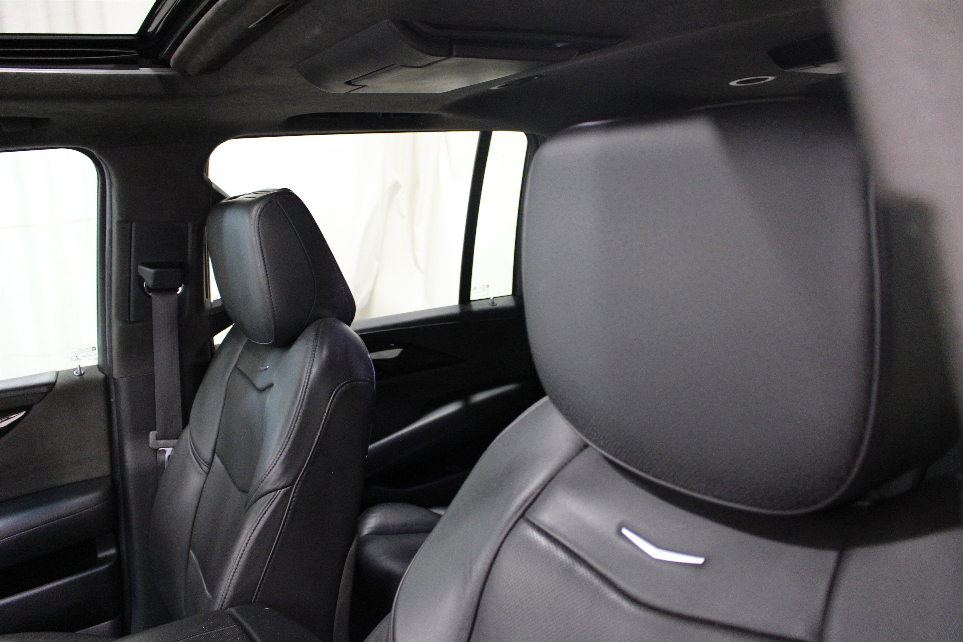 Used 2019 Cadillac Escalade ESV Platinum image 4