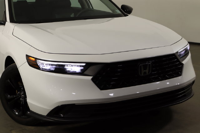 Used 2025 Honda Accord SE image 42