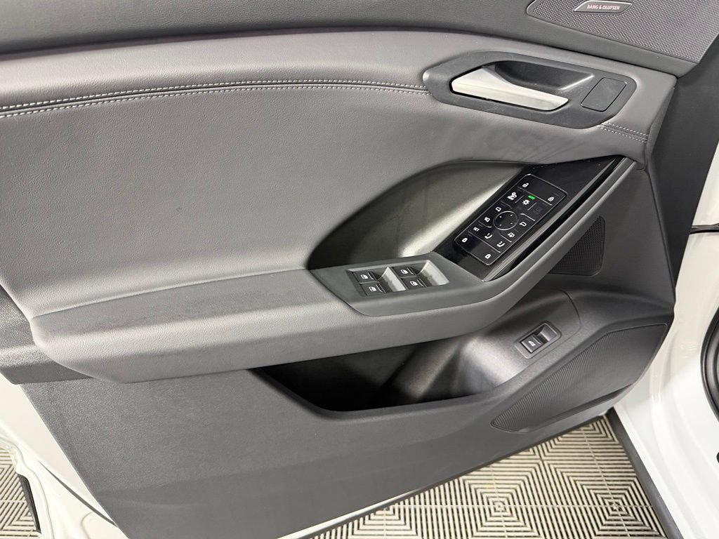 Used 2025 Audi Q6 e-tron Prestige w/ Black Warm Weather Package AWD/4WD image 28