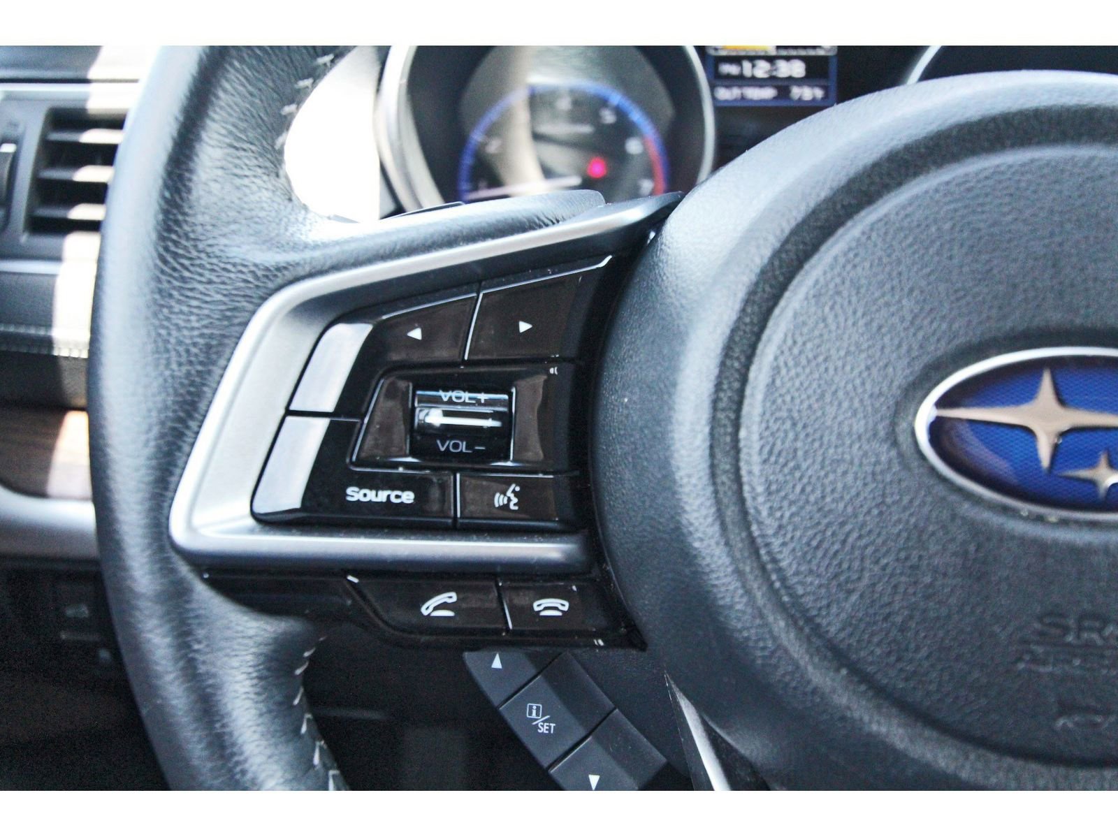 Used 2018 Subaru Outback 2.5i Touring image 13