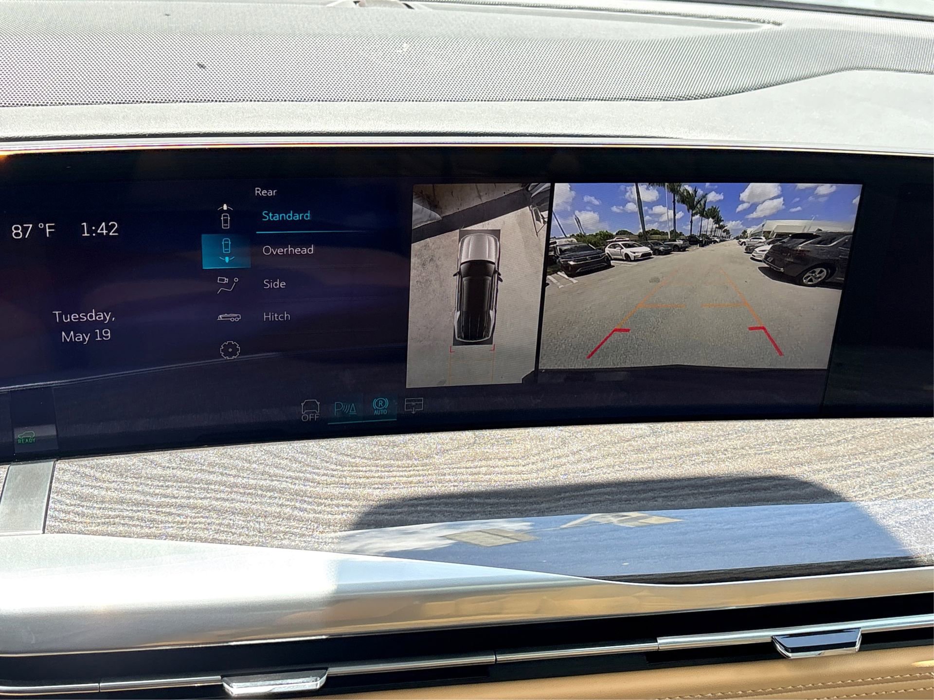 New 2026 Cadillac Escalade IQL Sport 2 w/ LPO, Etrunk Organizer Package AWD/4WD image 25