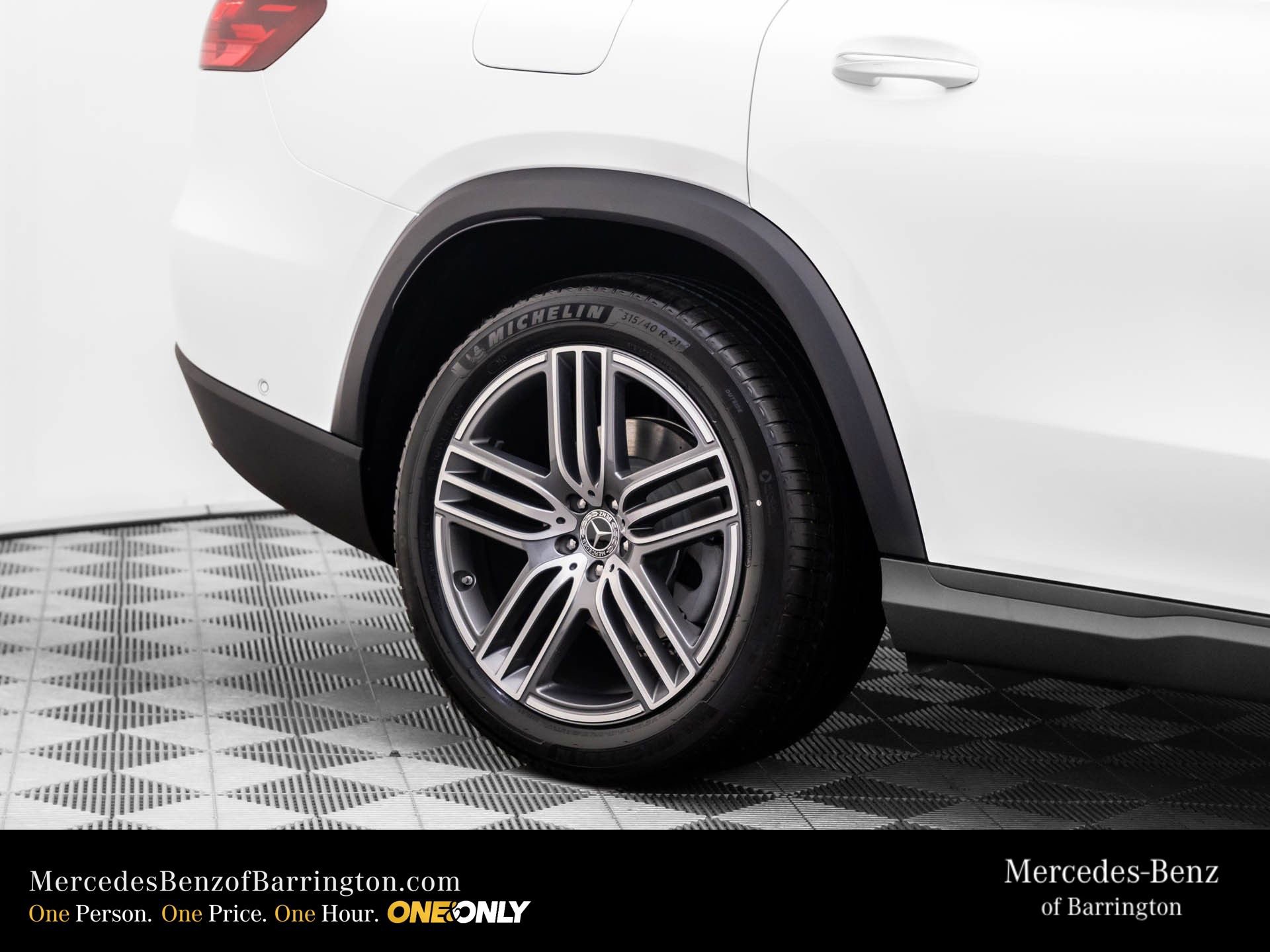 New 2026 Mercedes-Benz GLS 450 4MATIC image 40