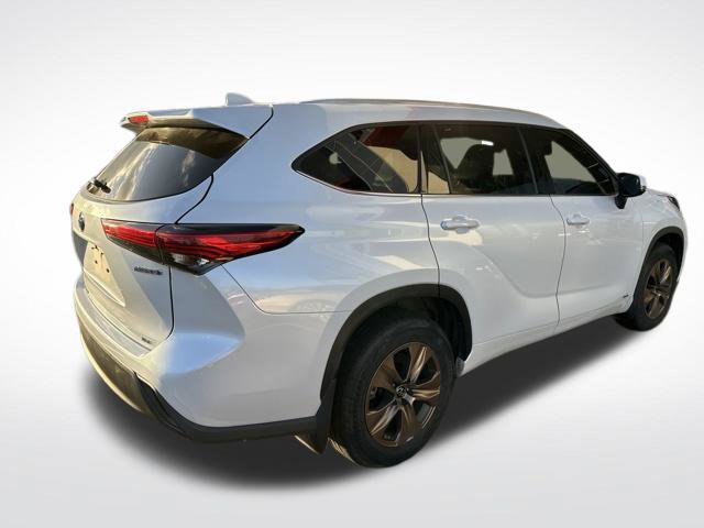 Used 2022 Toyota Highlander Bronze Edition AWD/4WD image 4