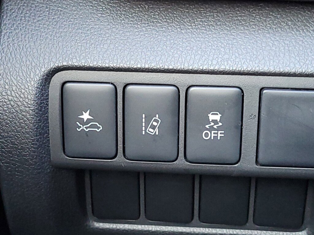 Used 2024 Mitsubishi Eclipse Cross Black Edition image 21